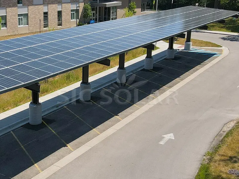 100-kW-Solar-Carport-Struktur in den USA