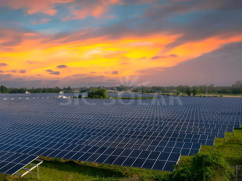 100 MW bodenmontierte Solarpanelsysteme in den USA