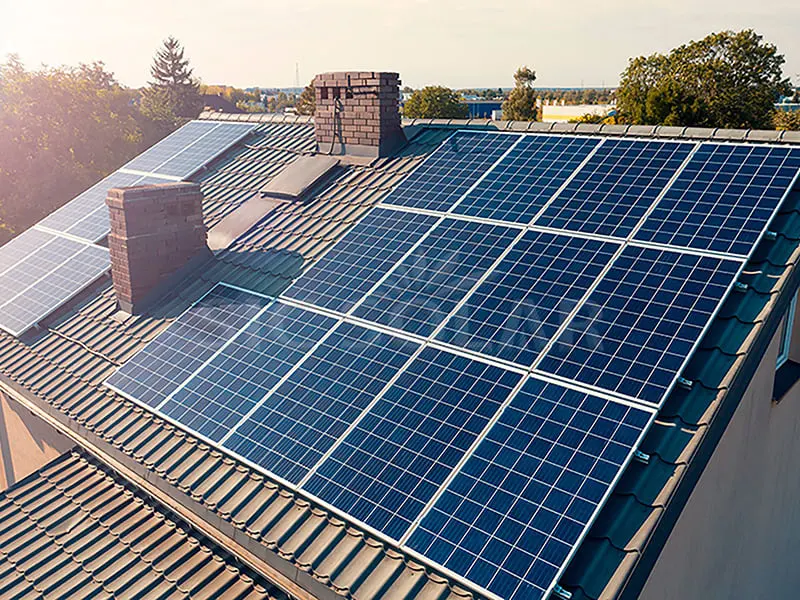 11-kW-Solarmodule, spanische Dachziegelhalterungen